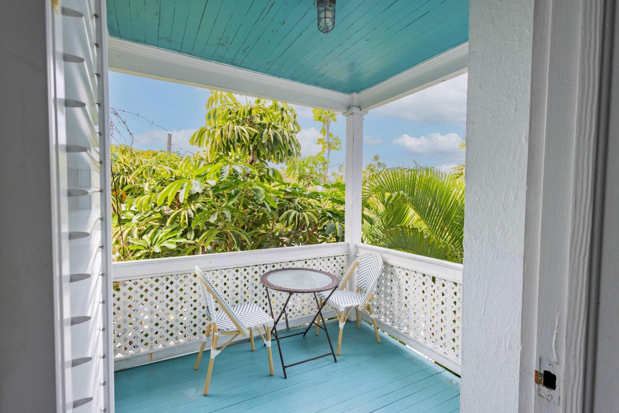 Deluxe King With Balcony - At James House With Parking! Key West Eksteriør billede