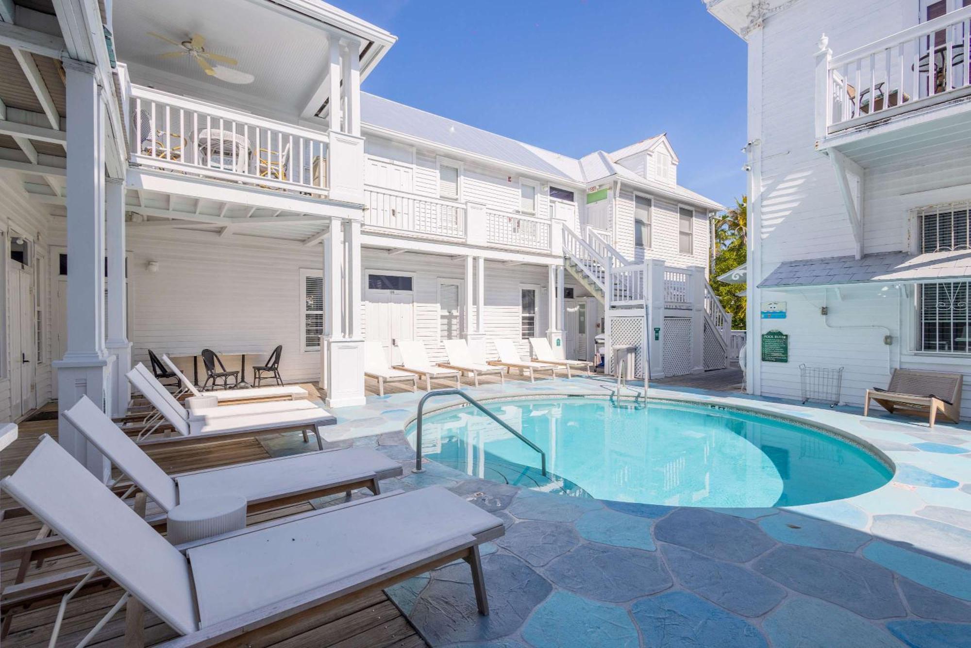 Deluxe King With Balcony - At James House With Parking! Key West Eksteriør billede
