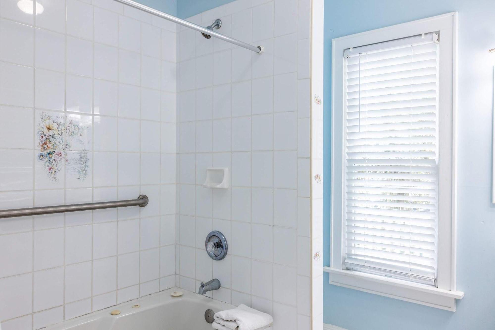 Deluxe King With Balcony - At James House With Parking! Key West Eksteriør billede